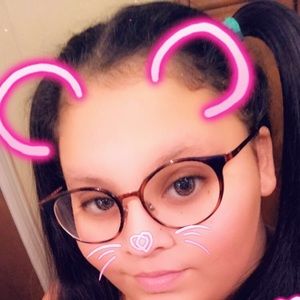 Meet your Posher, Ely